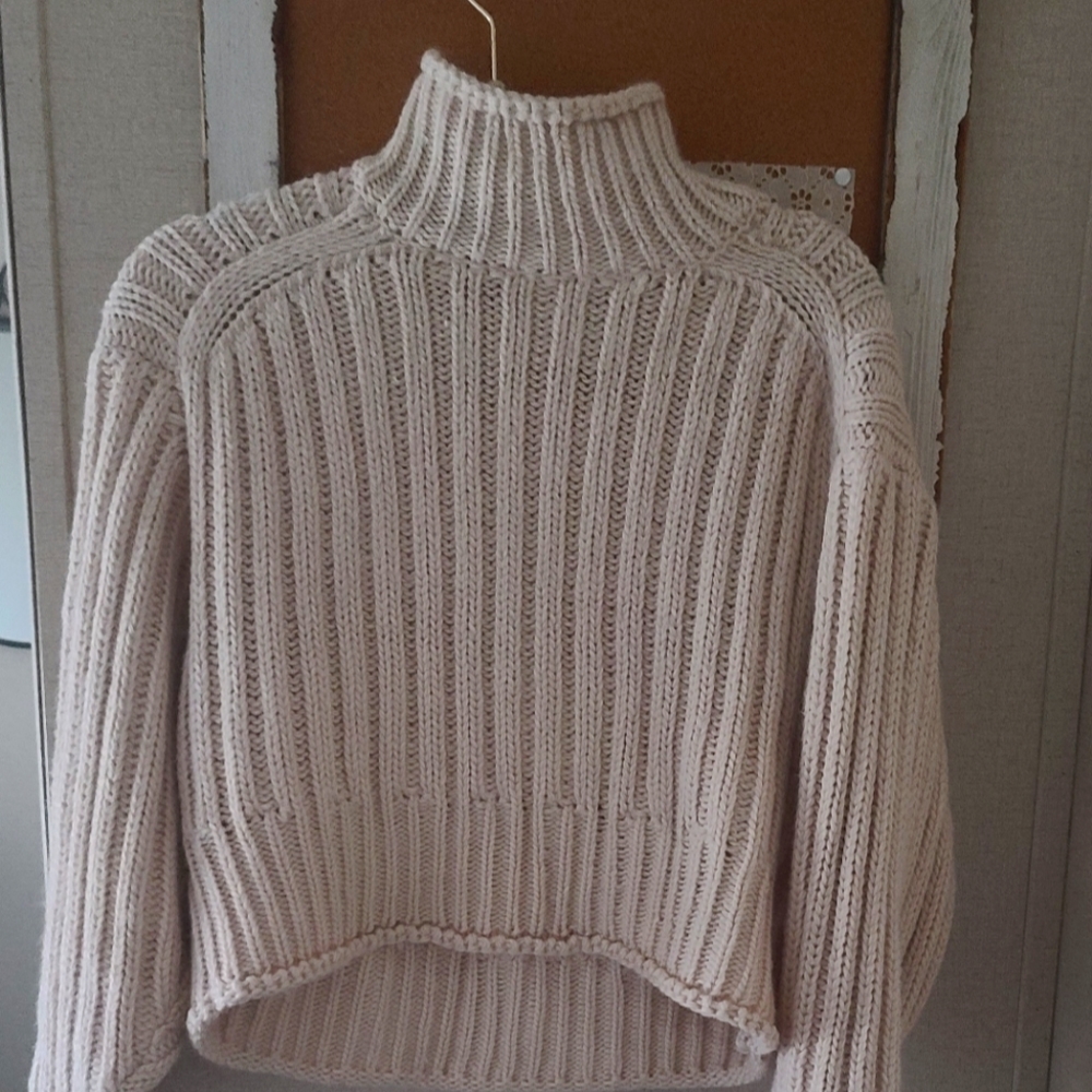 Oatmeal H&M Sweater